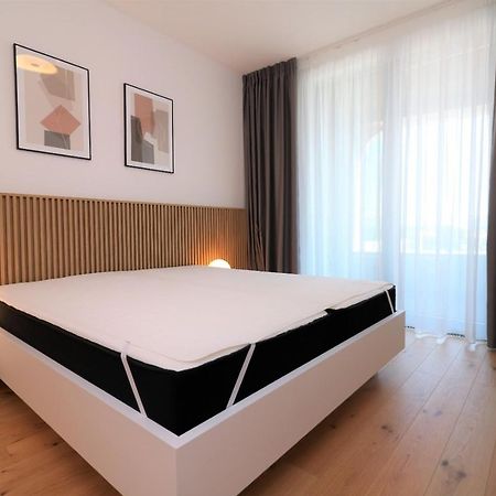 Sky Park New 1-Bedroom Apartment Bratislava Esterno foto