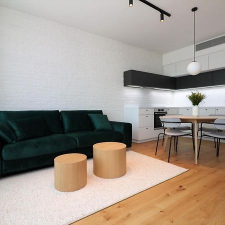 Sky Park New 1-Bedroom Apartment Bratislava Esterno foto